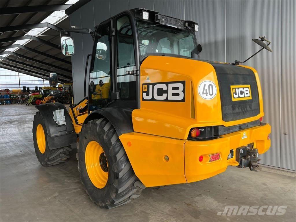 JCB TM 320 Agri Фронтальні навантажувачі