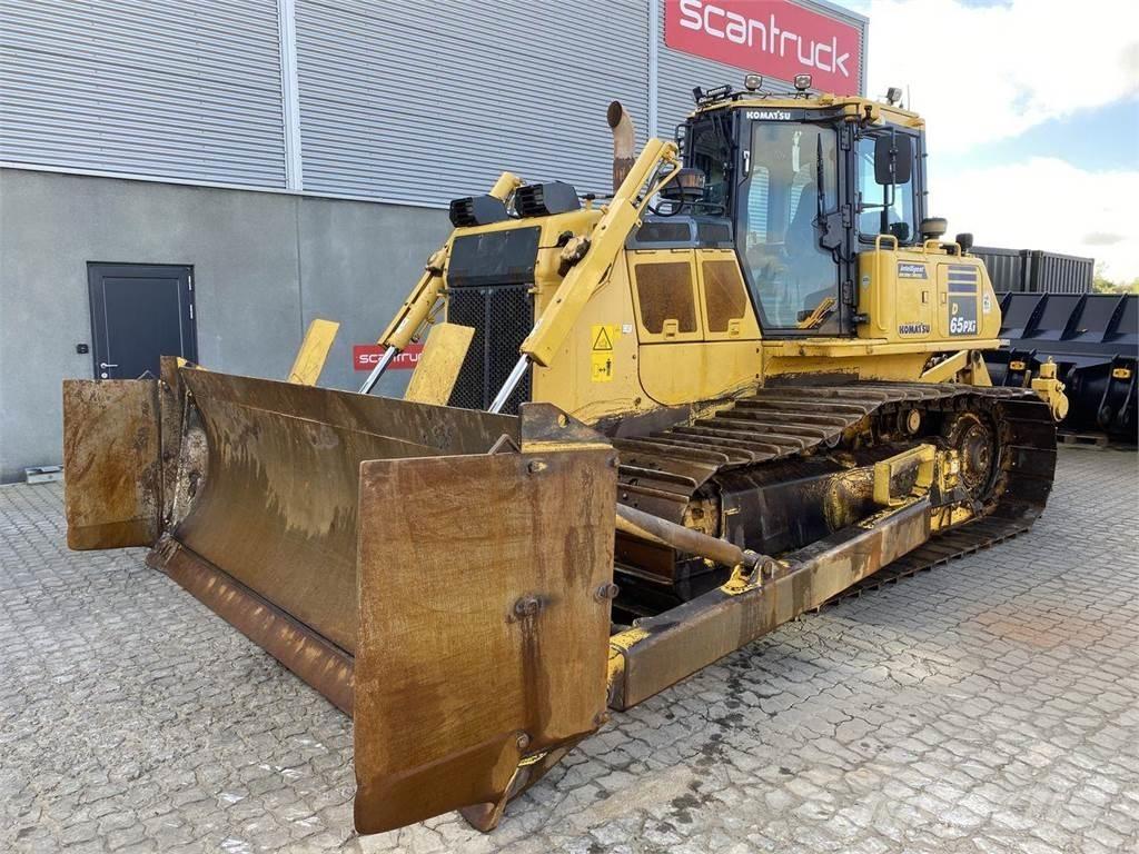 Komatsu D65PXI-18 Гусеничні бульдозери