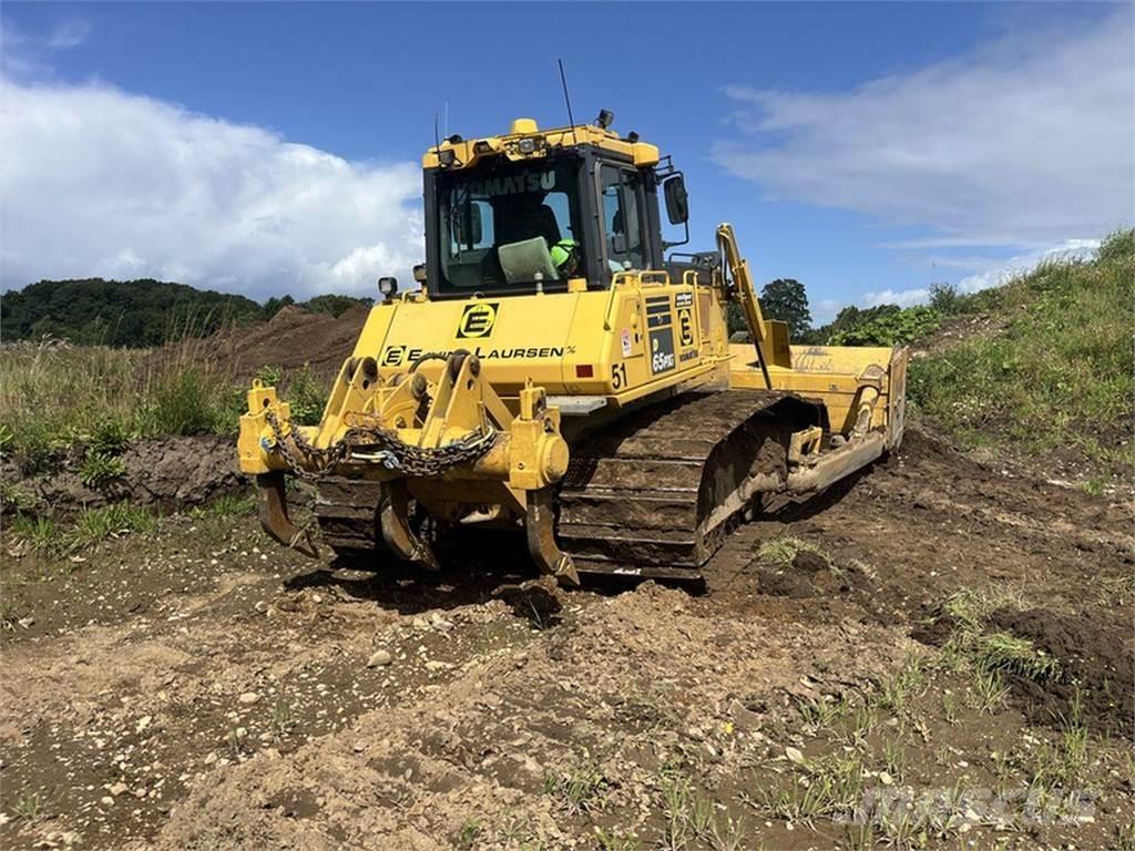 Komatsu D65PXI-18 Гусеничні бульдозери