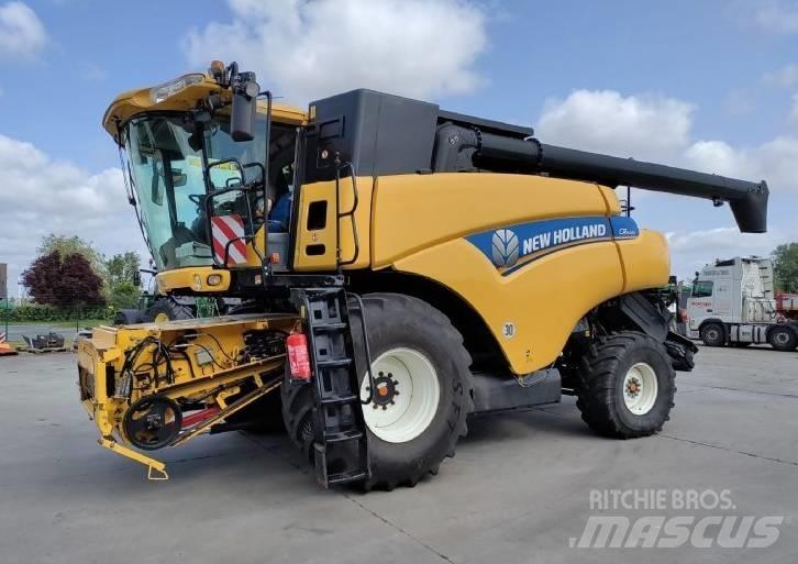 New Holland CR 9080 Зернозбиральні комбайни