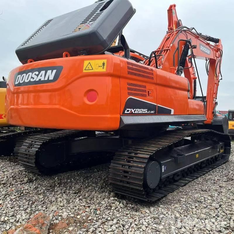 Doosan DX 225 Гусеничні екскаватори