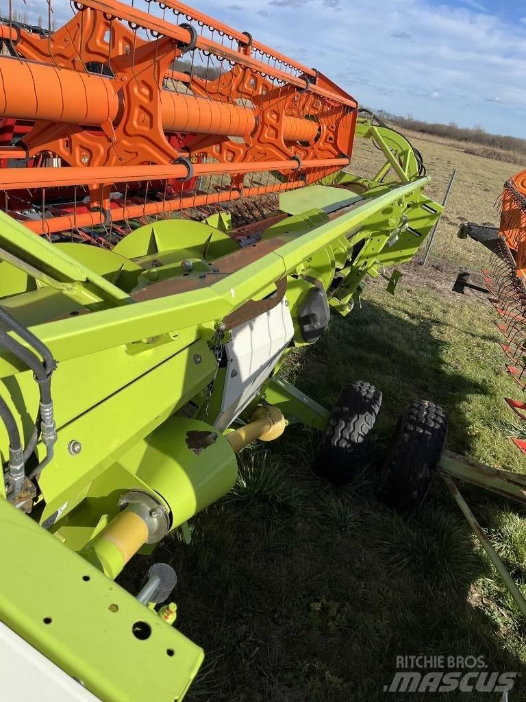 CLAAS Tucano 440 Зернозбиральні комбайни