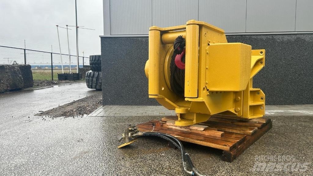 CAT D 7 G Лебідки