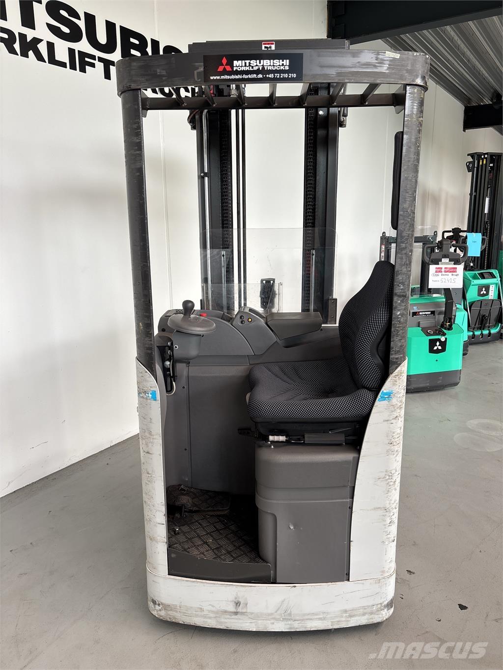 Atlet XJN160 Самохідні електроштабелери