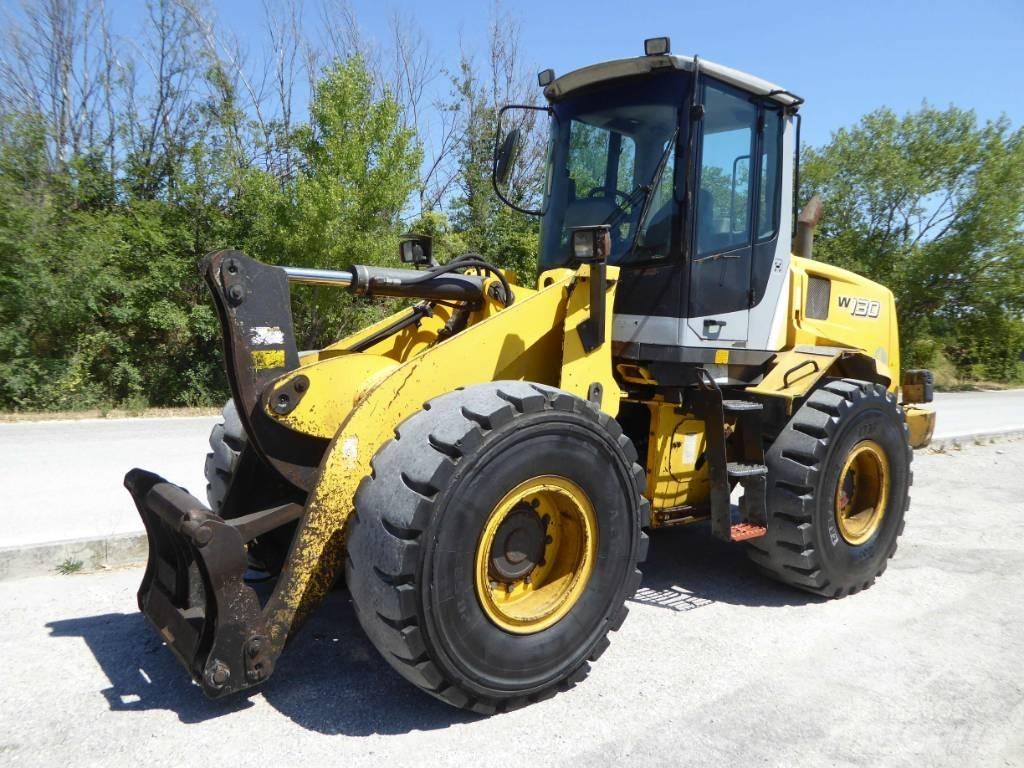 New Holland W130 Фронтальні навантажувачі