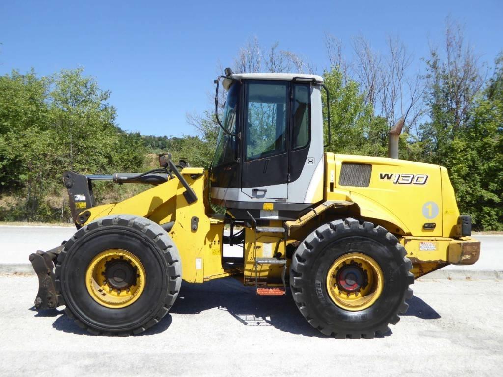 New Holland W130 Фронтальні навантажувачі
