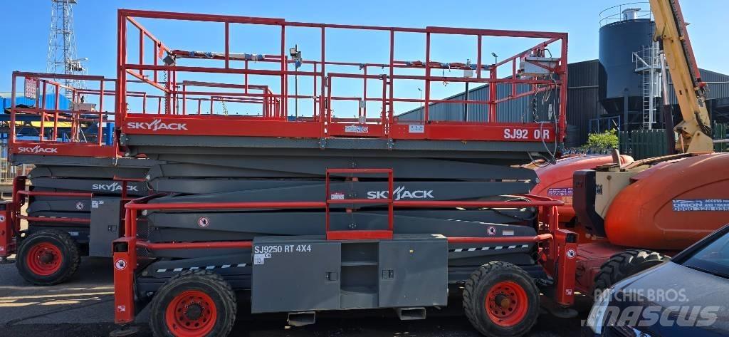 SkyJack SJ 9250 RT Підйомники-ножиці