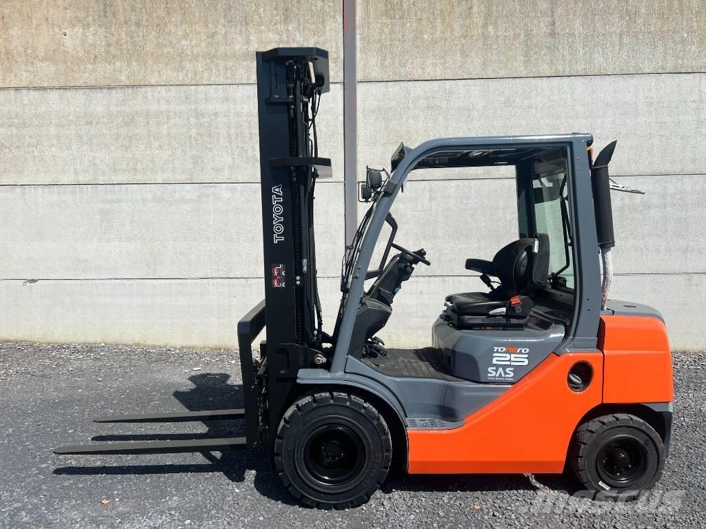 Toyota 02-8 FDF 25 Дизельні навантажувачі