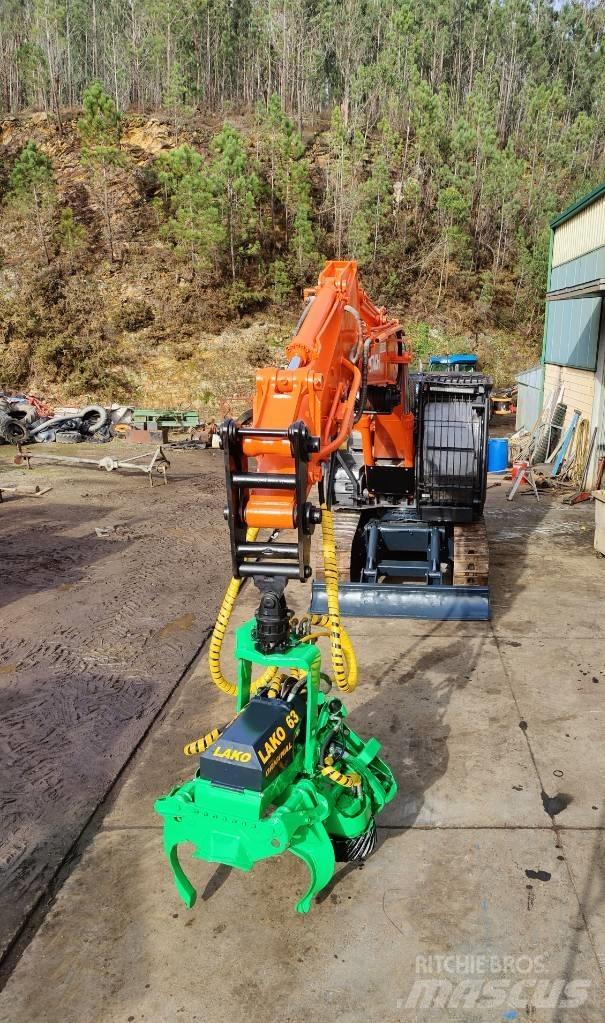 Hitachi ZX 210 Гусеничні екскаватори