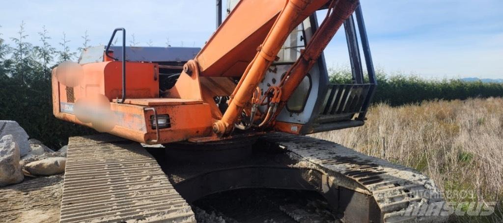 Hitachi EX 200 LC Гусеничні екскаватори