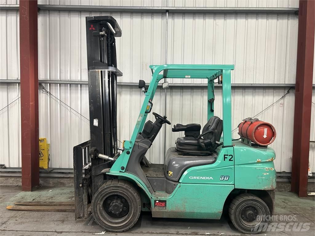 Mitsubishi FG30NT Газові навантажувачі