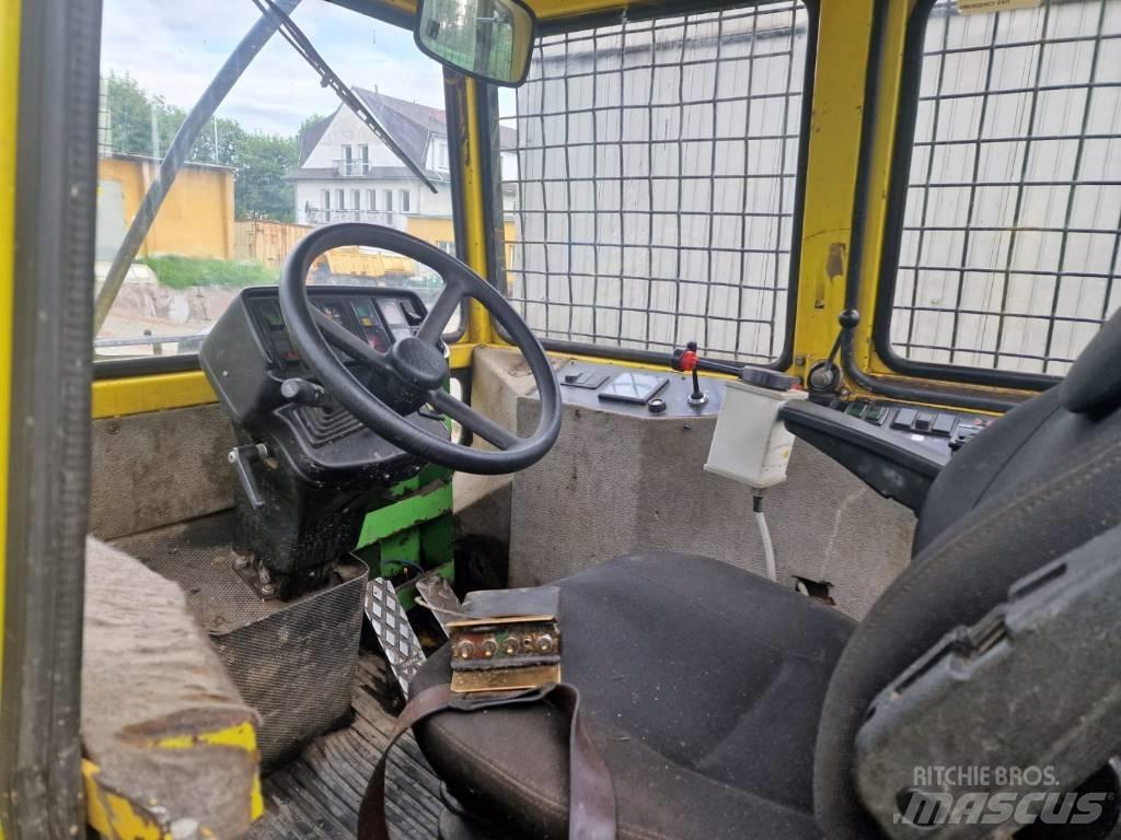 LKT 82 Skider Трельовочні трактора