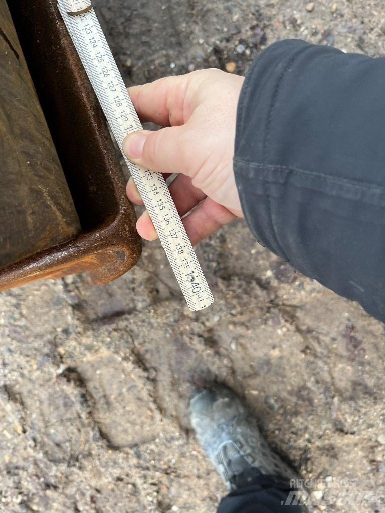 CAT 308 Середні екскаватори 7т. - 12т.