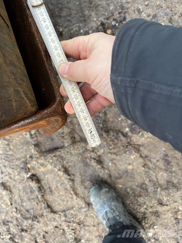 CAT 308 CR Середні екскаватори 7т. - 12т.