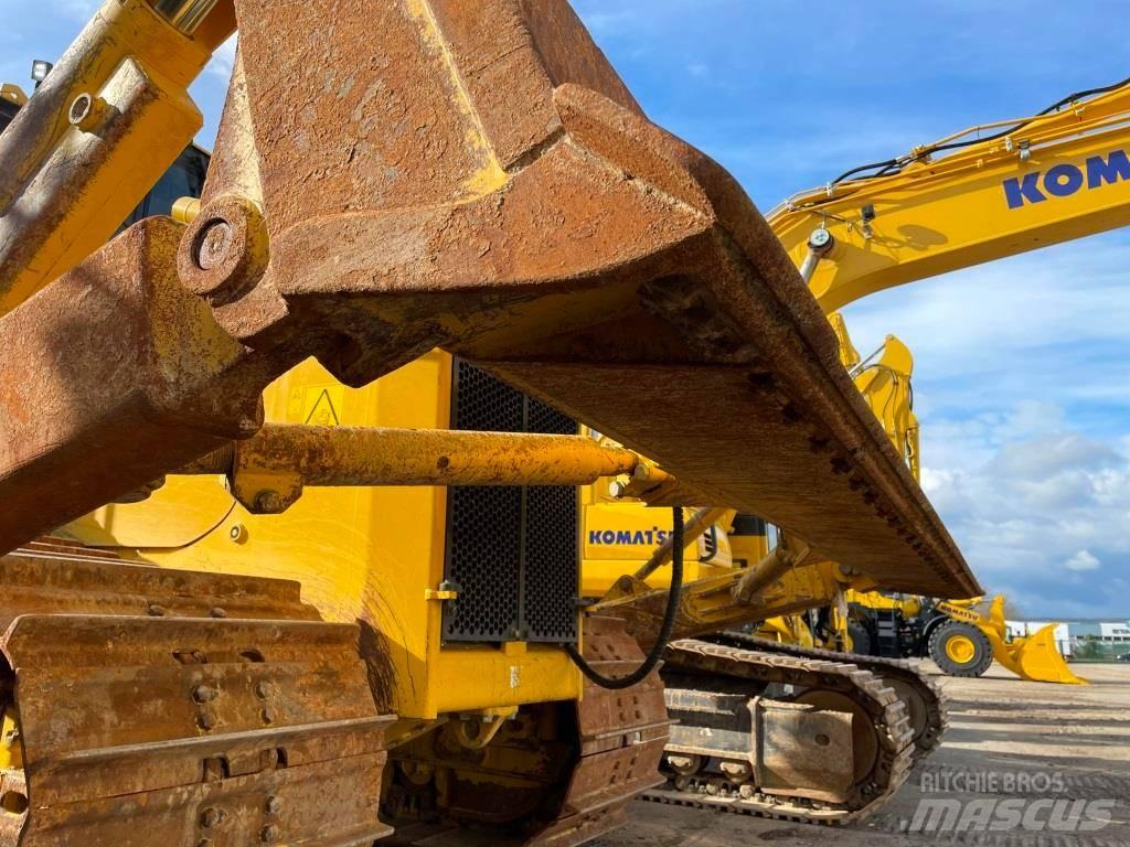 Komatsu D65PX-18E0 Гусеничні бульдозери