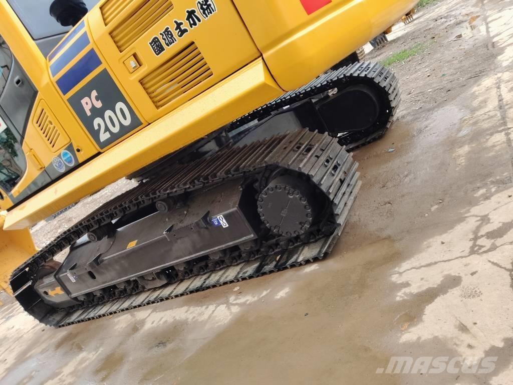 Komatsu PC 200-8 Гусеничні екскаватори