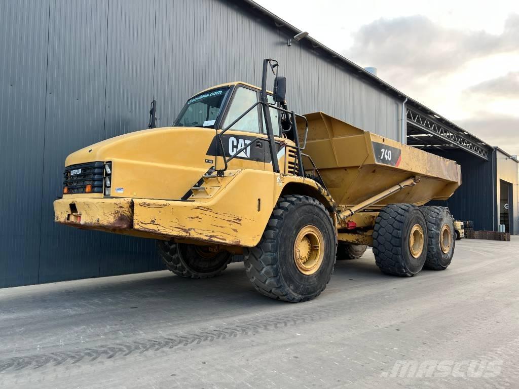 CAT 740 Зчленовані самоскиди