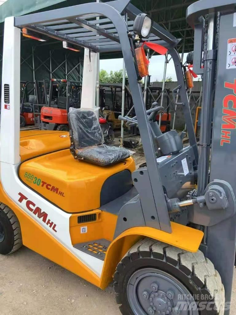 TCM FD30 Дизельні навантажувачі