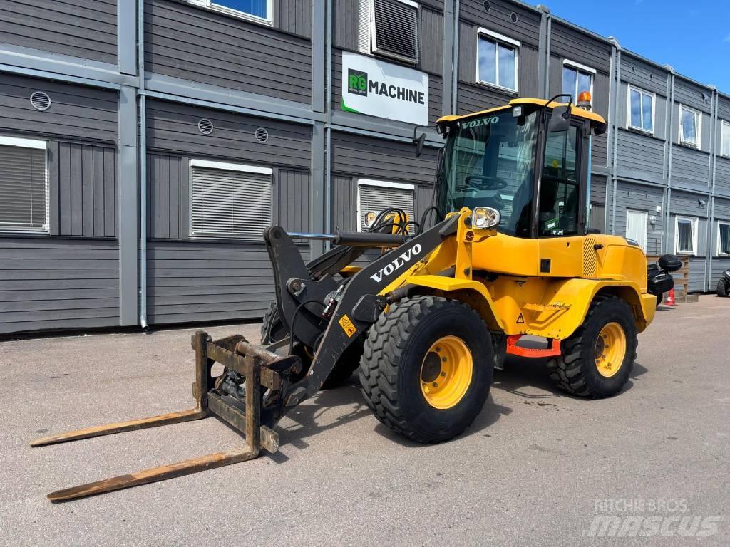 Volvo L 30 G Фронтальні навантажувачі