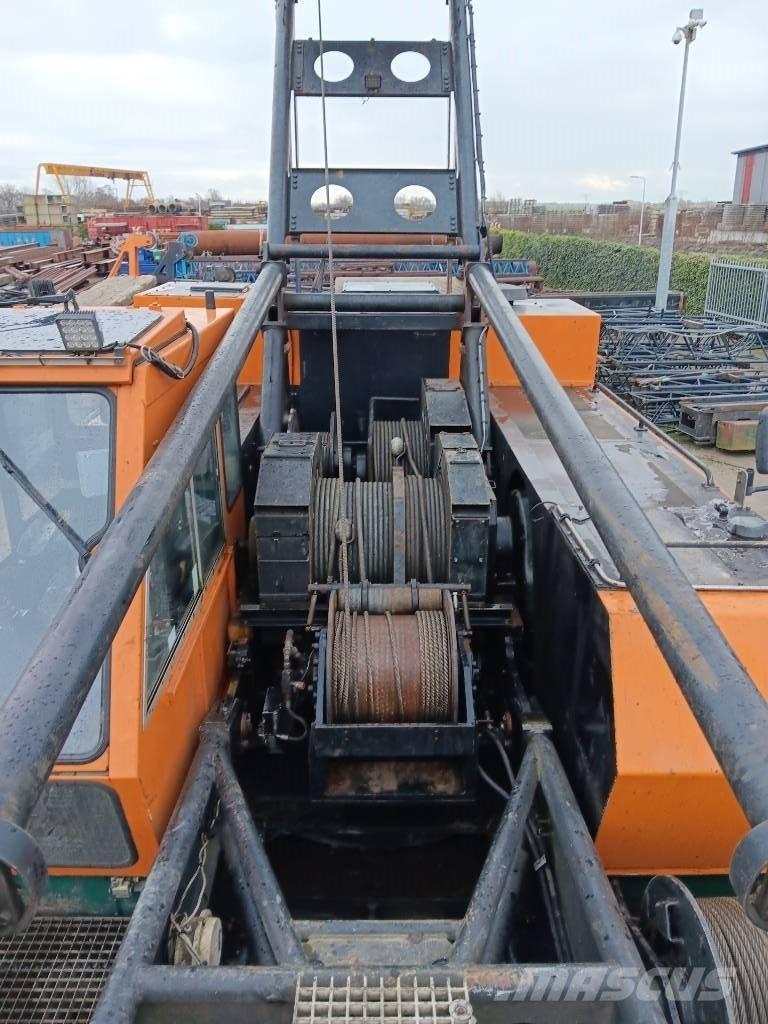 Hitachi KH 230-3 Гусеничні крани