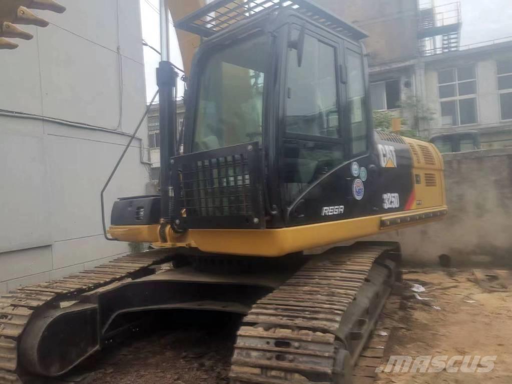 CAT 325 D Гусеничні екскаватори