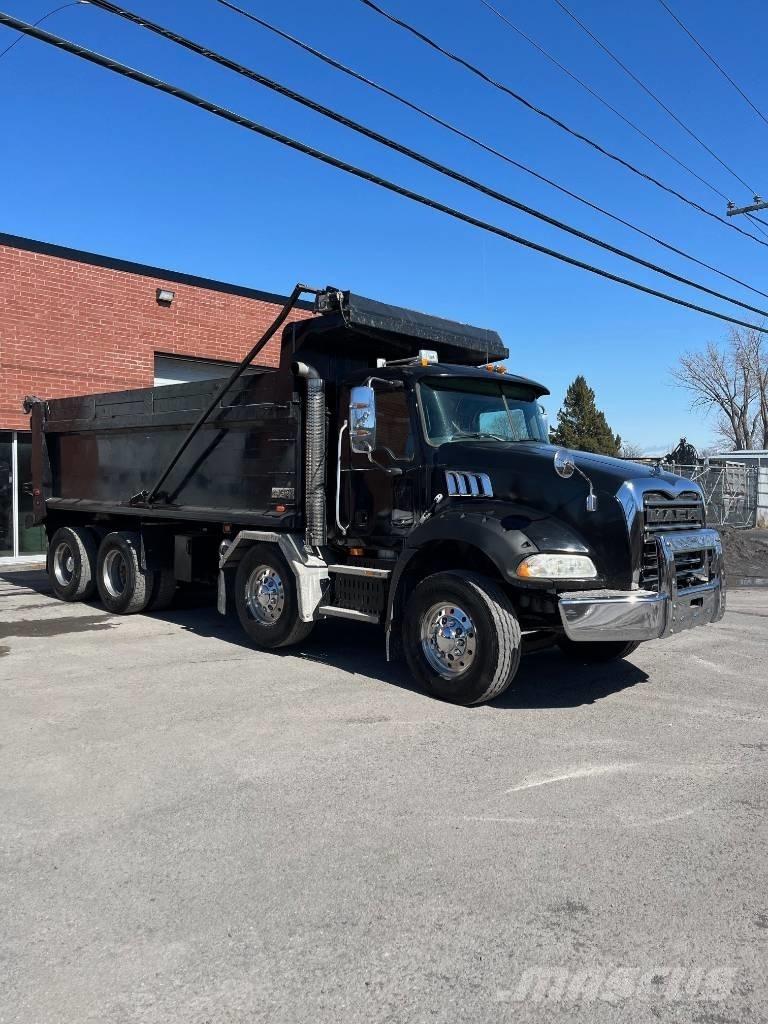 Mack GU813 Самоскиди