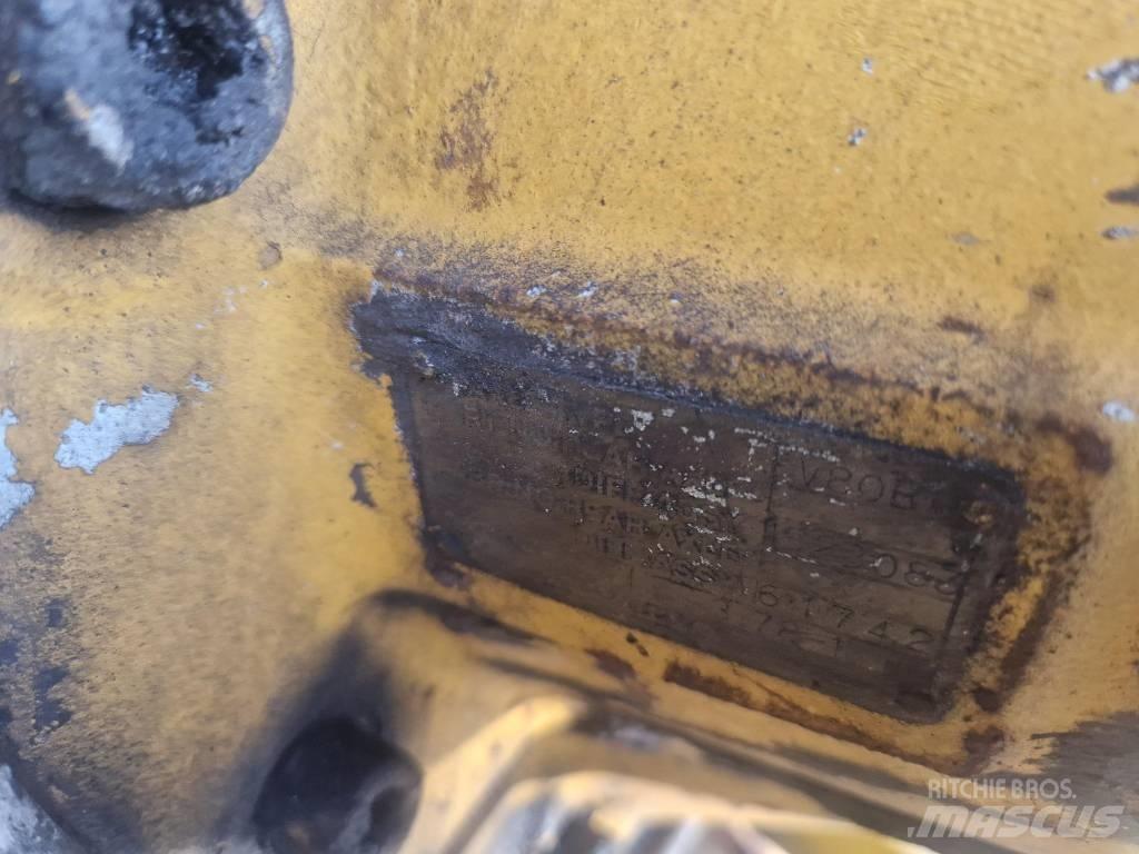 Volvo A25C Осі