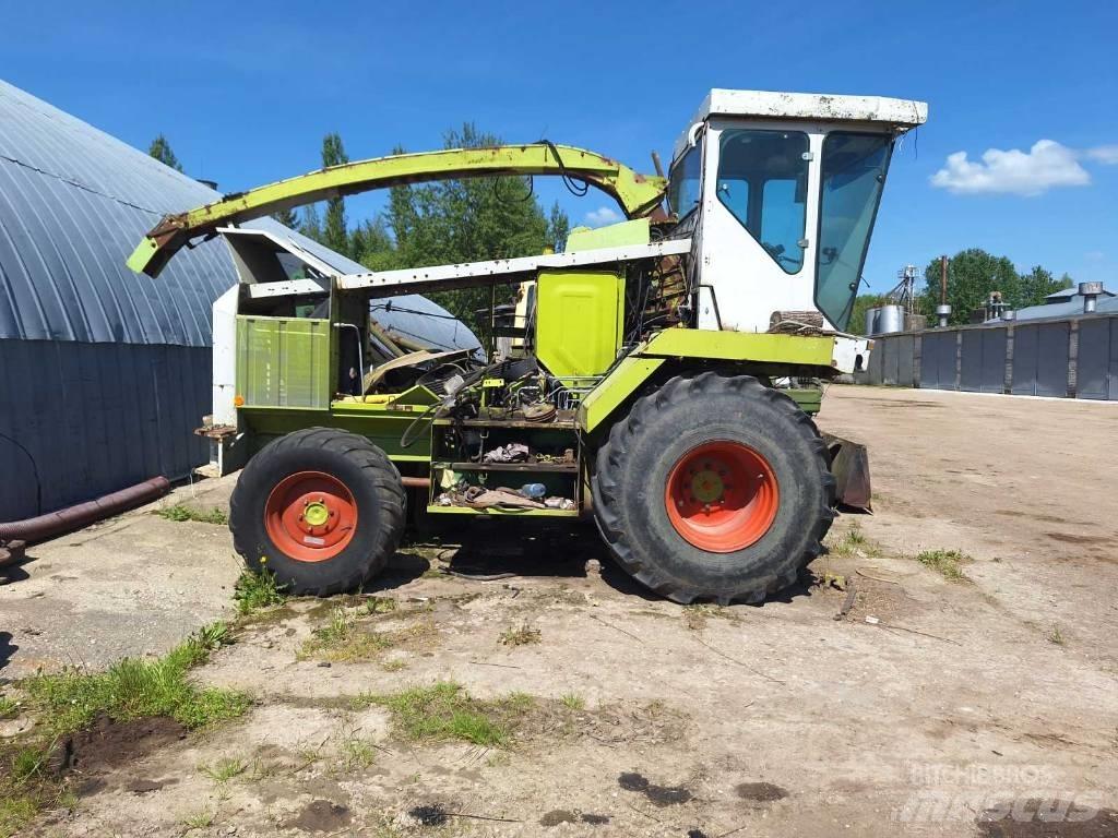 CLAAS Jaguar 690 Кормозбиральні комбайни