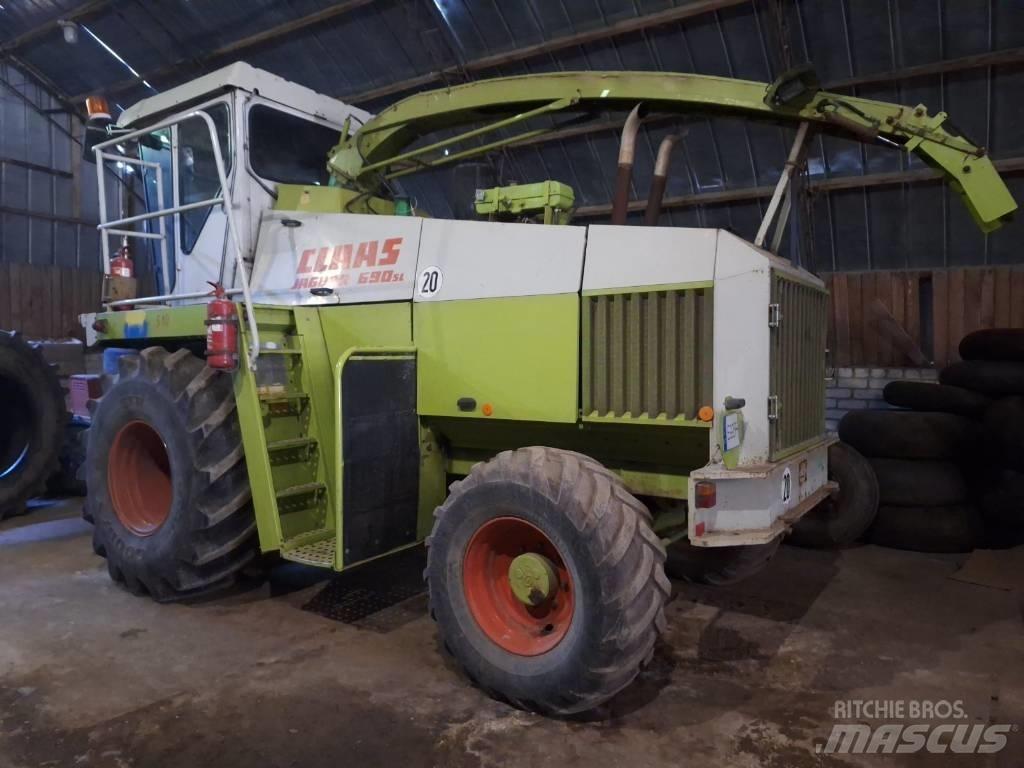 CLAAS Jaguar 690 Кормозбиральні комбайни