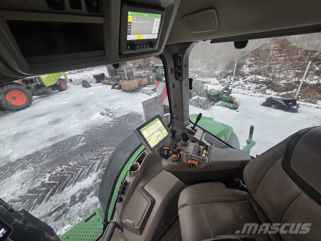 John Deere 7R 330 Трактори