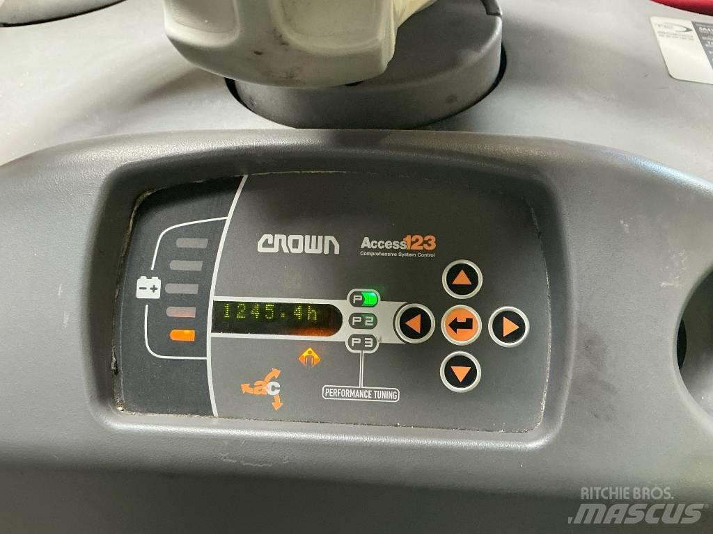 Crown TC 3000 Тягачі колісні