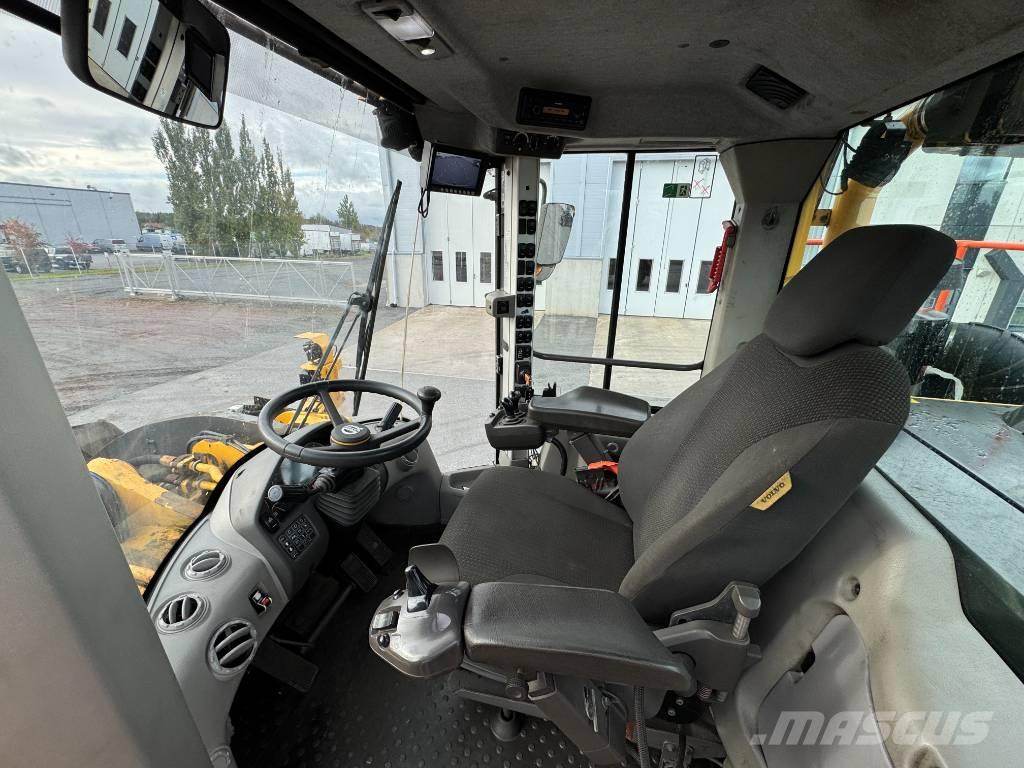 Volvo L 260 H Фронтальні навантажувачі