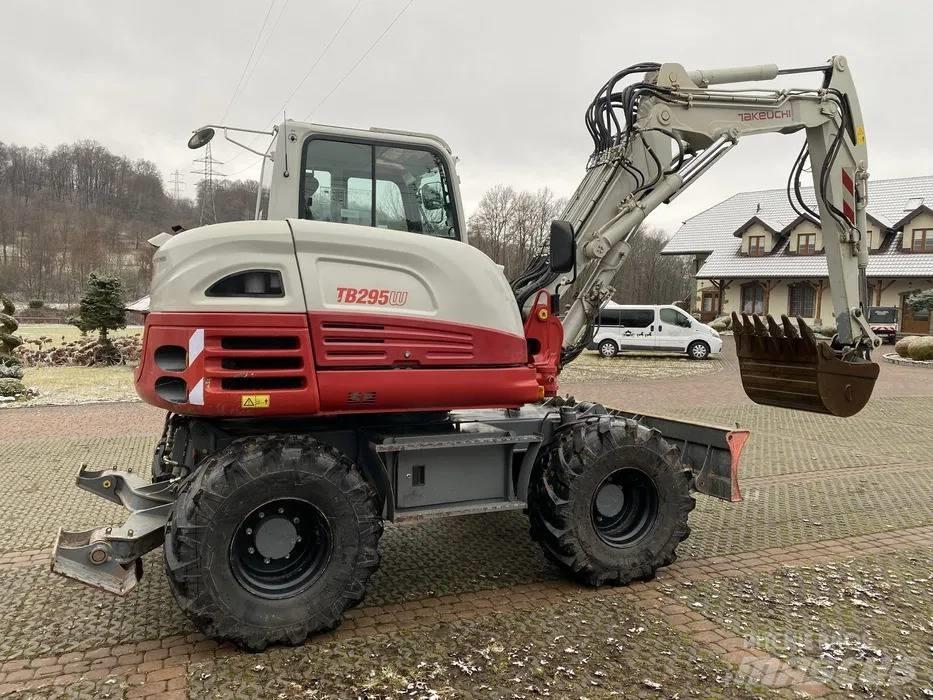 Takeuchi TB 295 Колісні екскаватори