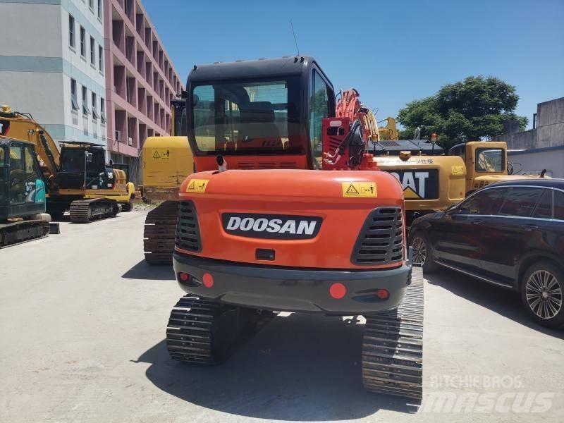 Doosan DX 60 Гусеничні екскаватори