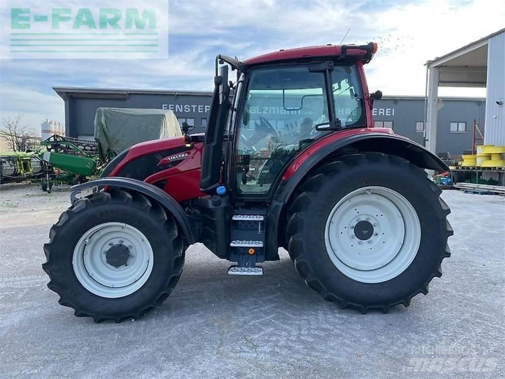 Valtra n155 Трактори