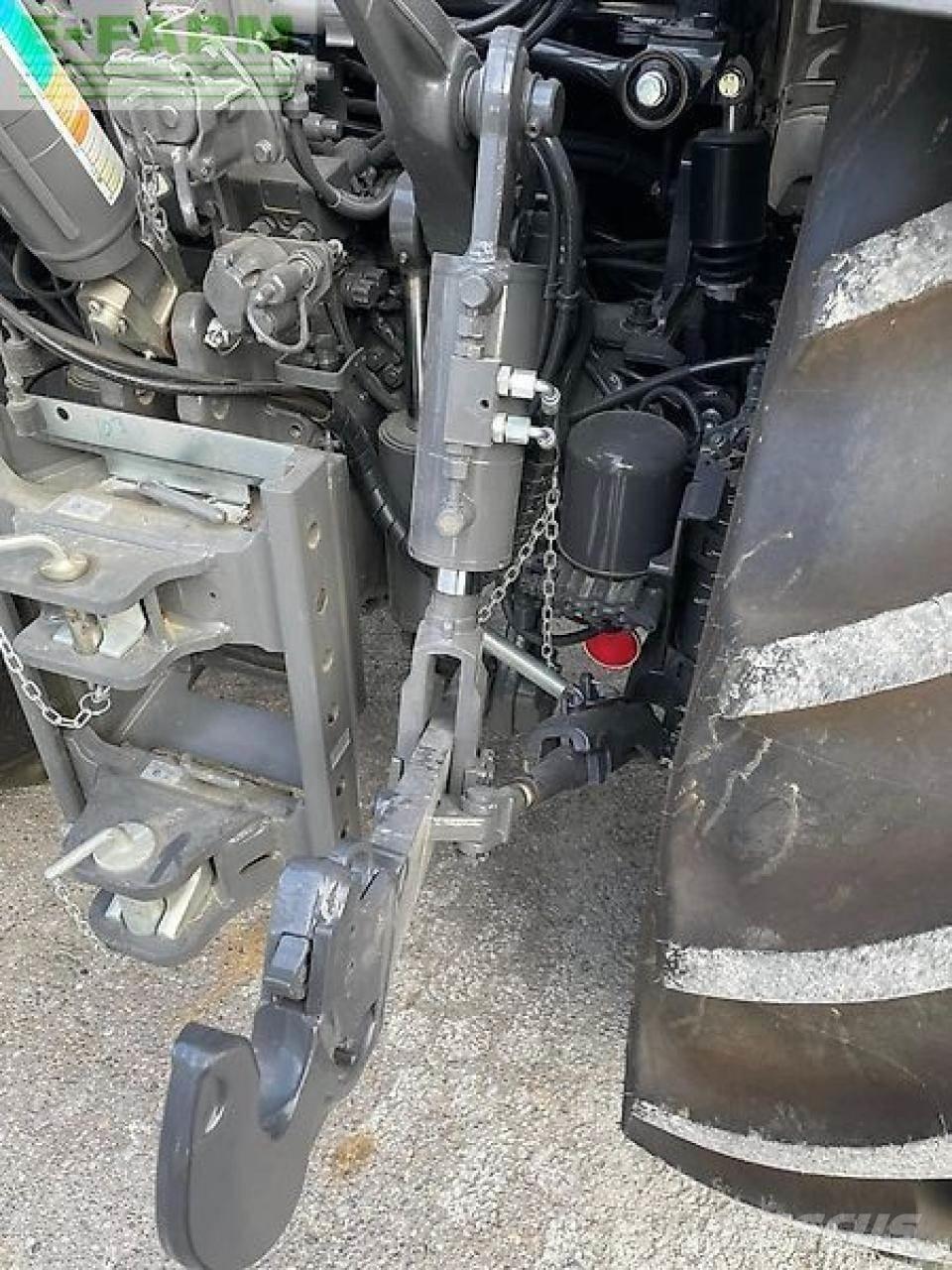 Valtra n155 Трактори