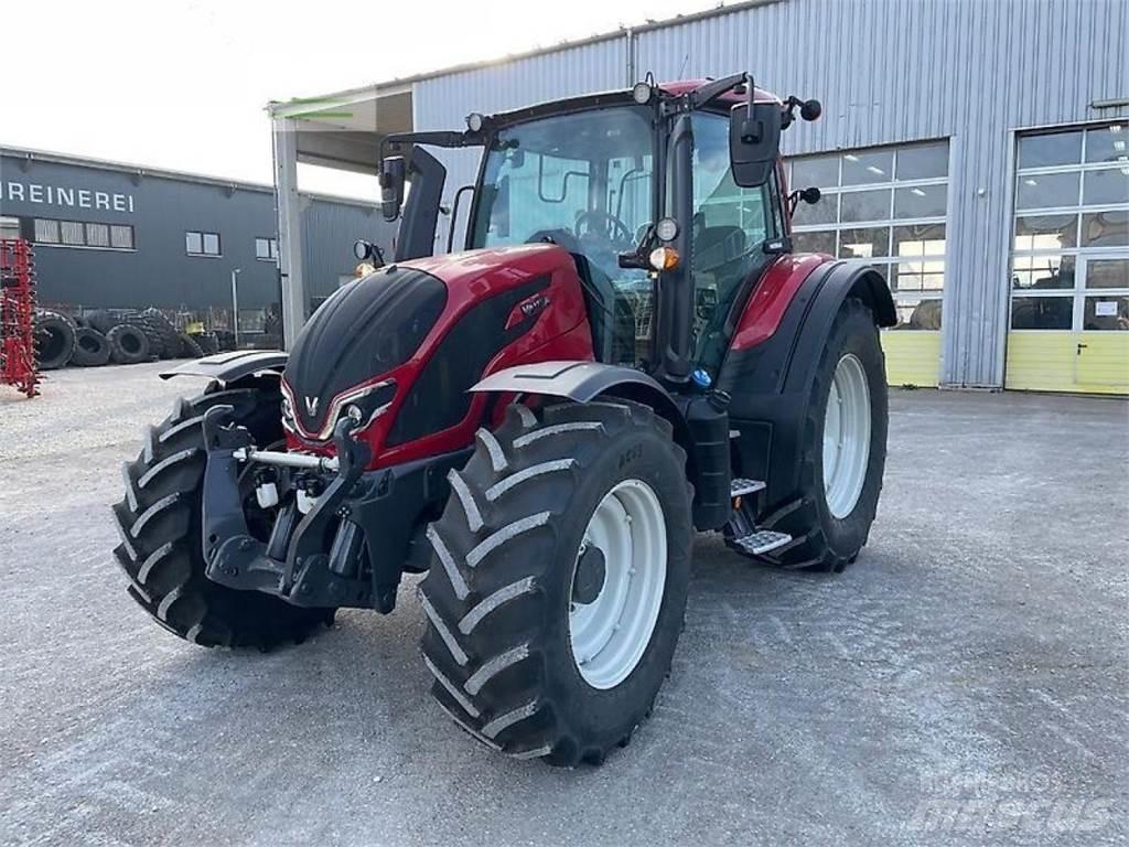 Valtra n155 Трактори