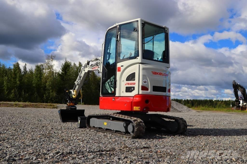 Takeuchi TB325R Міні-екскаватори < 7т