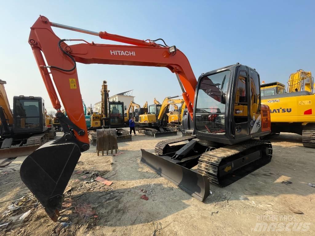 Hitachi ZX 75 Гусеничні екскаватори