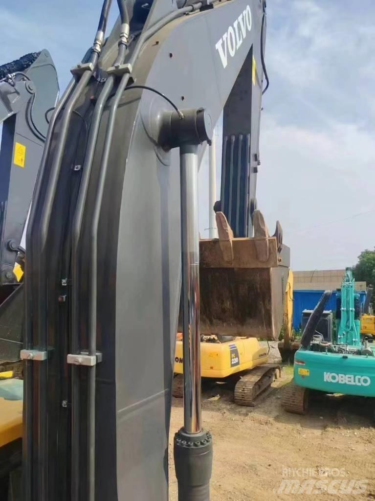 Volvo EC 240 Гусеничні екскаватори