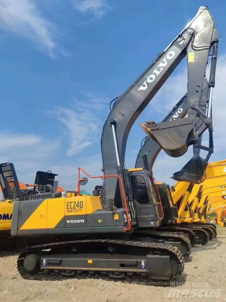 Volvo EC 240 Гусеничні екскаватори