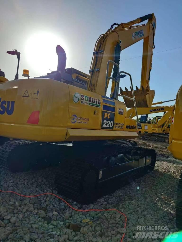 Komatsu PC 220-8 Гусеничні екскаватори