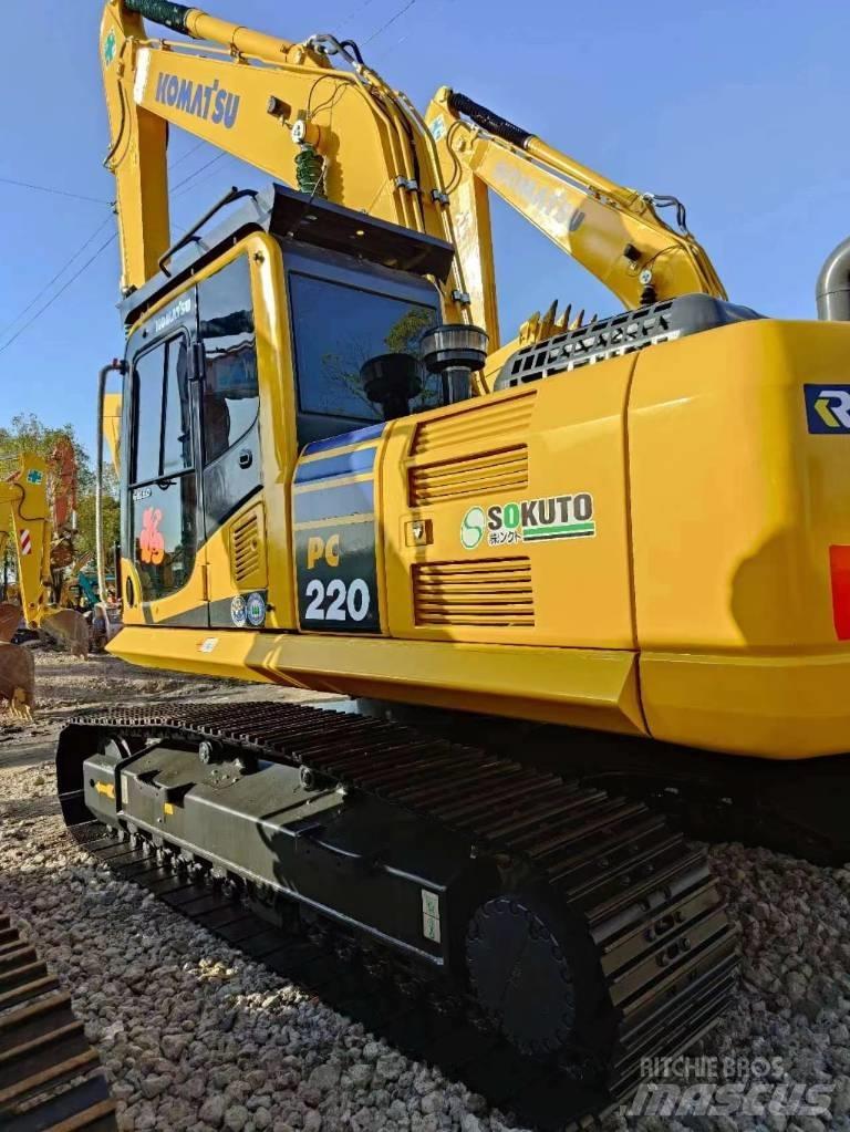 Komatsu PC 220-8 Гусеничні екскаватори