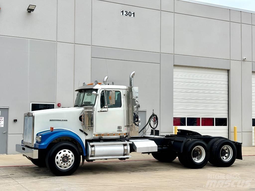 Western Star 4900 Тягачі