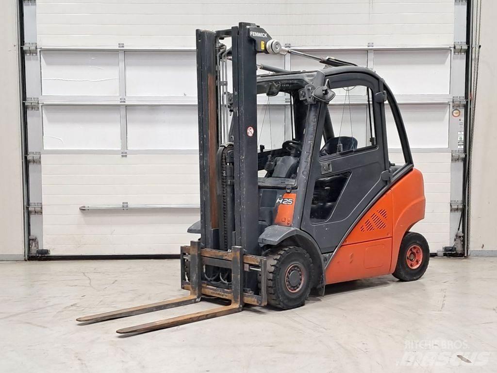 Linde H25D-01 Дизельні навантажувачі