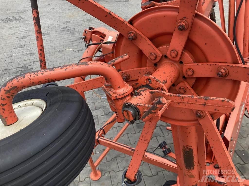 Kuhn GF 6301 MH Граблі і сінозворушувачі
