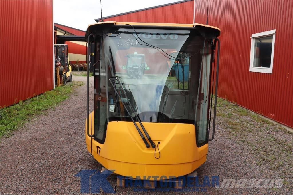 Volvo L 180 F Кабіна