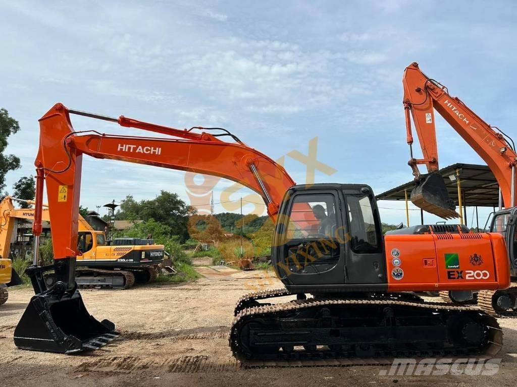 Hitachi EX 200 Гусеничні екскаватори