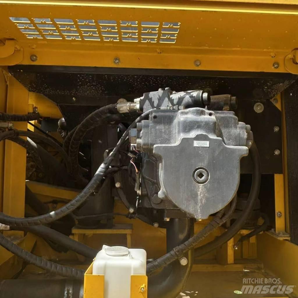Komatsu 450-8 Гусеничні екскаватори