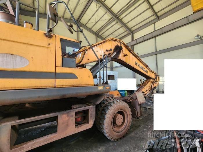 Hyundai HW210 Колісні екскаватори